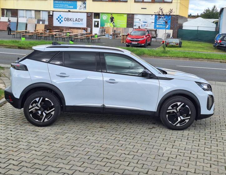 Peugeot 2008 4