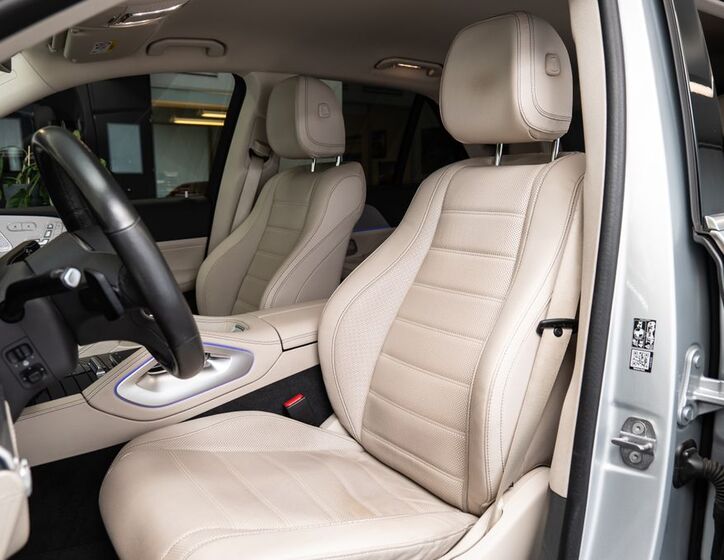 Mercedes-Benz GLE 8