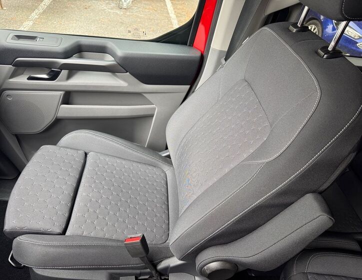 Ford Tourneo Custom 18