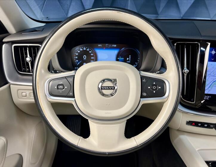 Volvo XC60 13