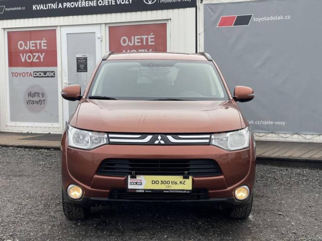 Mitsubishi Outlander 2