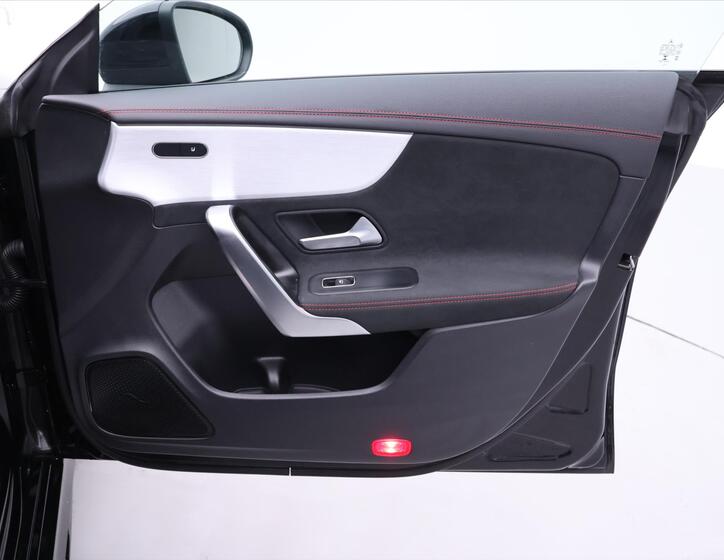 Mercedes-Benz CLA 13