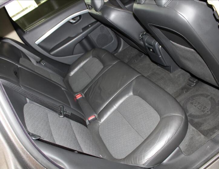 Volvo V70 19