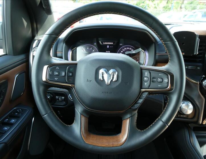 Dodge RAM 40