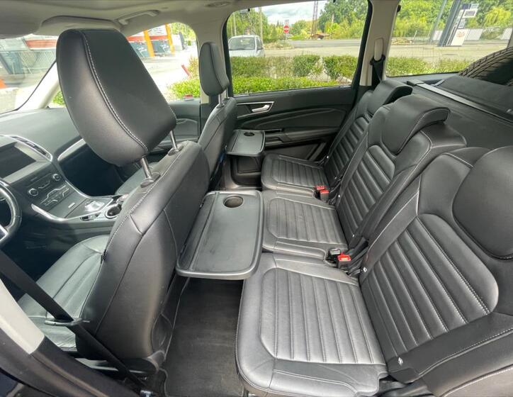 Ford Galaxy 12