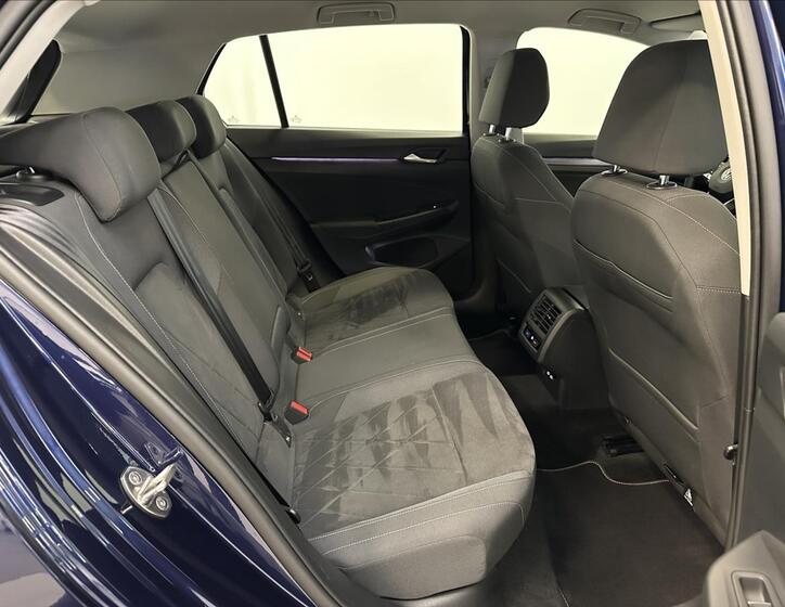 Volkswagen Golf 27
