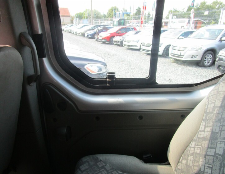 Opel Vivaro 25