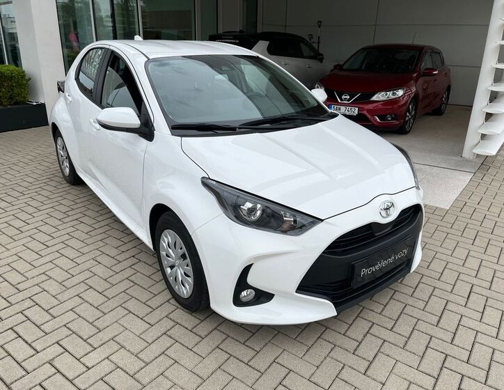 Toyota Yaris 8