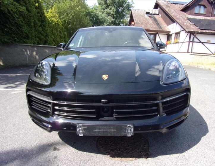 Porsche Cayenne 8