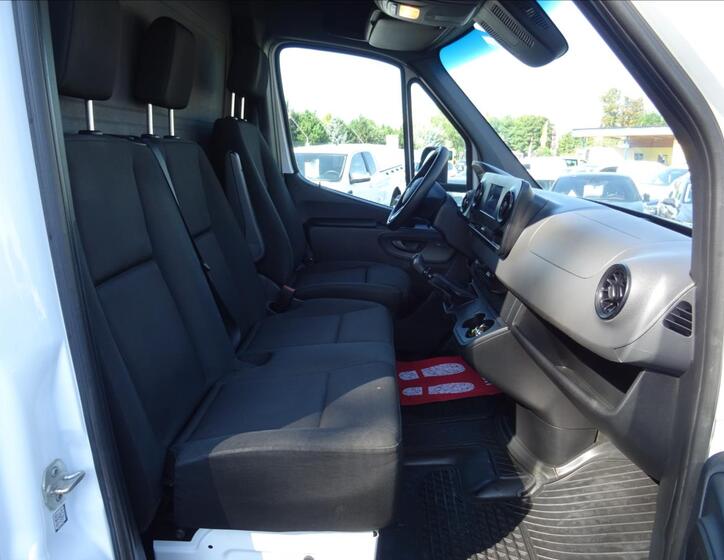 Mercedes-Benz Sprinter 13