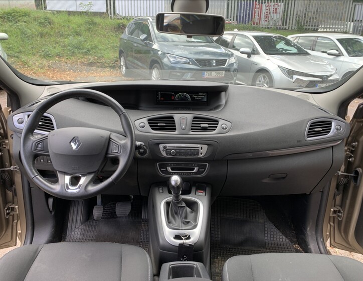 Renault Grand Scénic 9