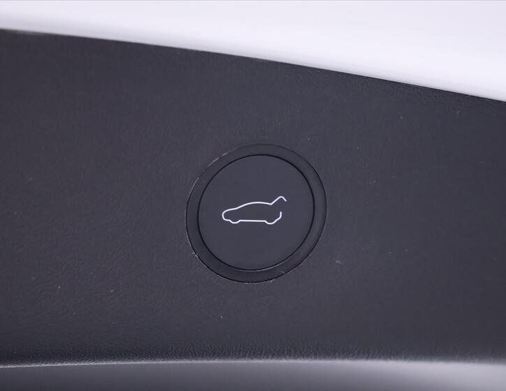 Tesla Model 3 11