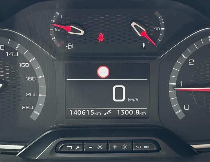 Peugeot Rifter 10