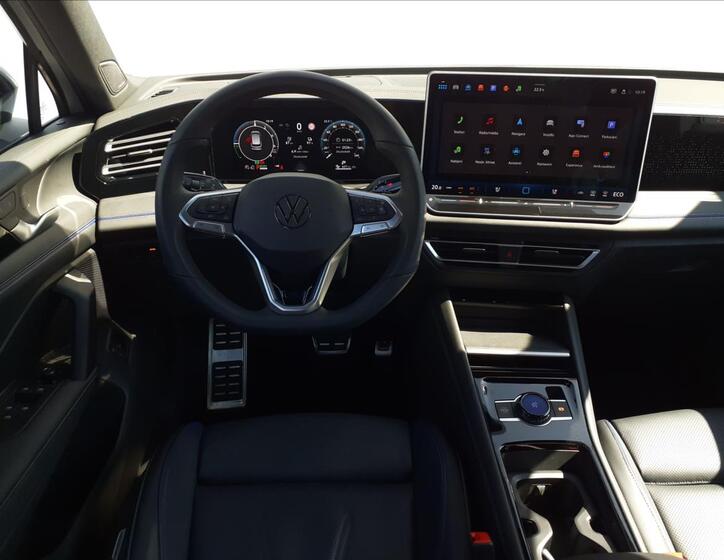 Volkswagen Tiguan 9