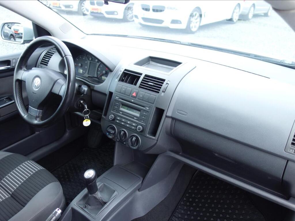 Volkswagen Polo 13