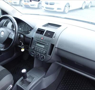 Volkswagen Polo 13