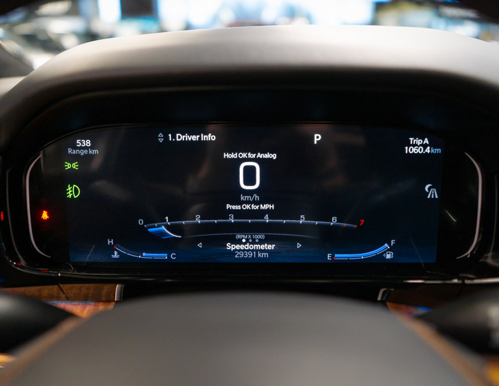 Jeep Grand Wagoneer 26