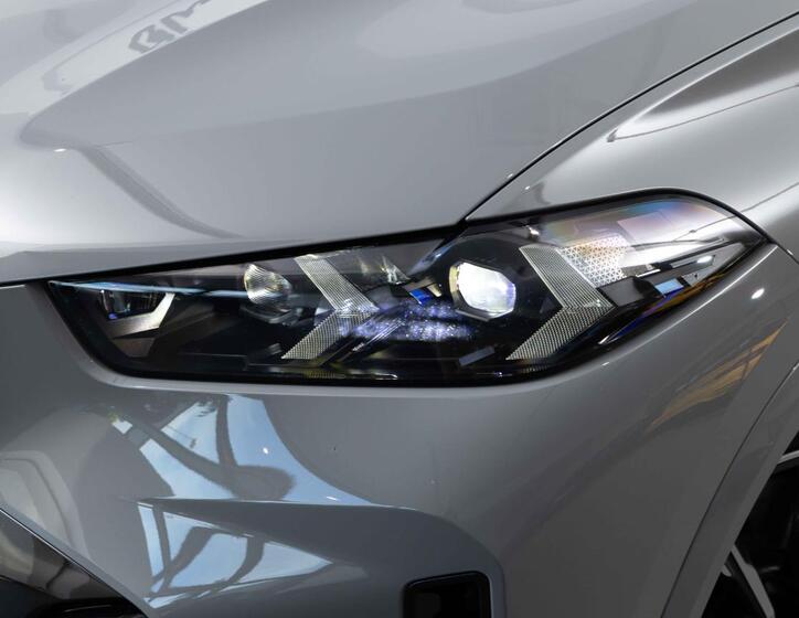 BMW X5 8