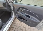 KIA Rio 33