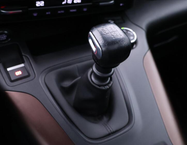 Peugeot Rifter 29