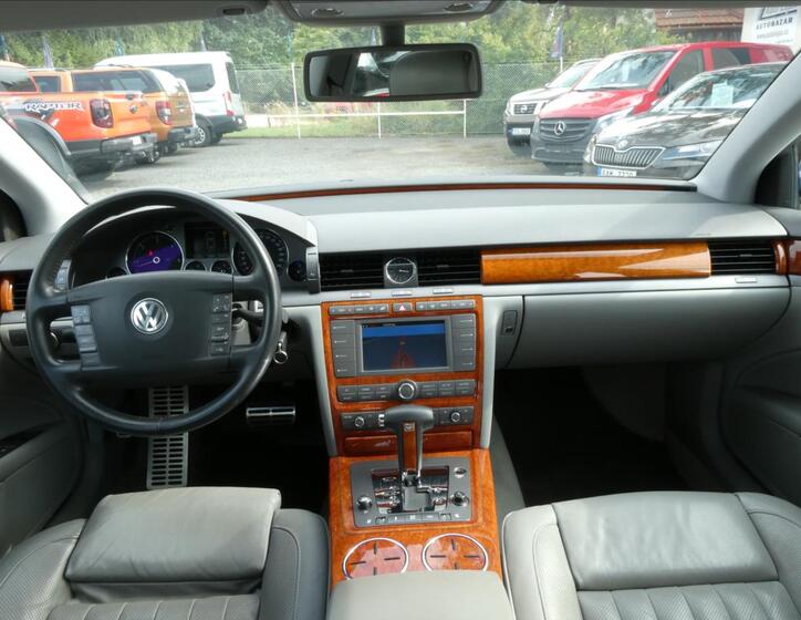 Volkswagen Phaeton 25