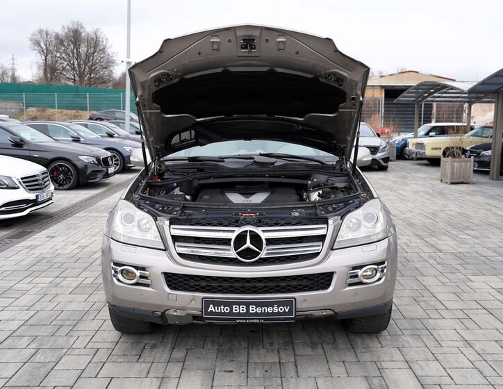 Mercedes-Benz GL 9