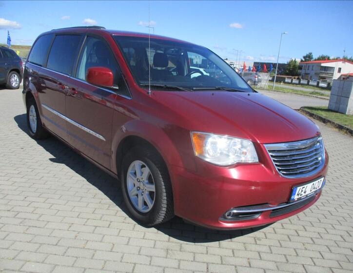 Chrysler Town & Country 6