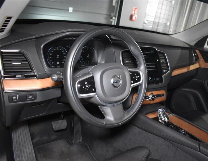 Volvo XC90 13
