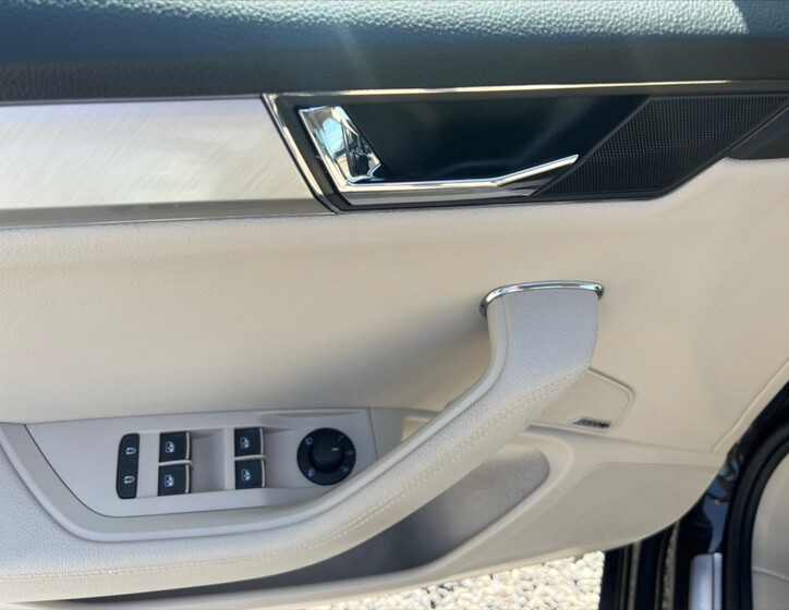 Škoda Superb 11