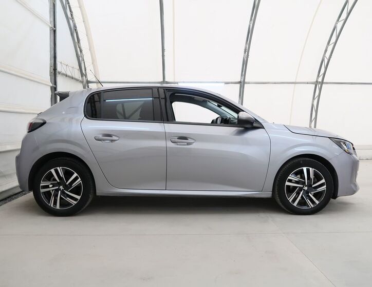 Peugeot 208 5