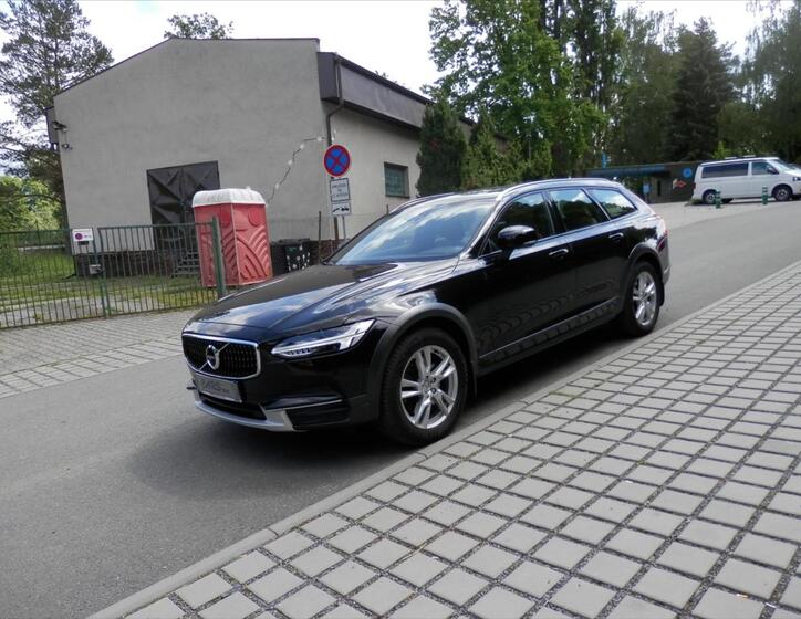 Volvo V90 2