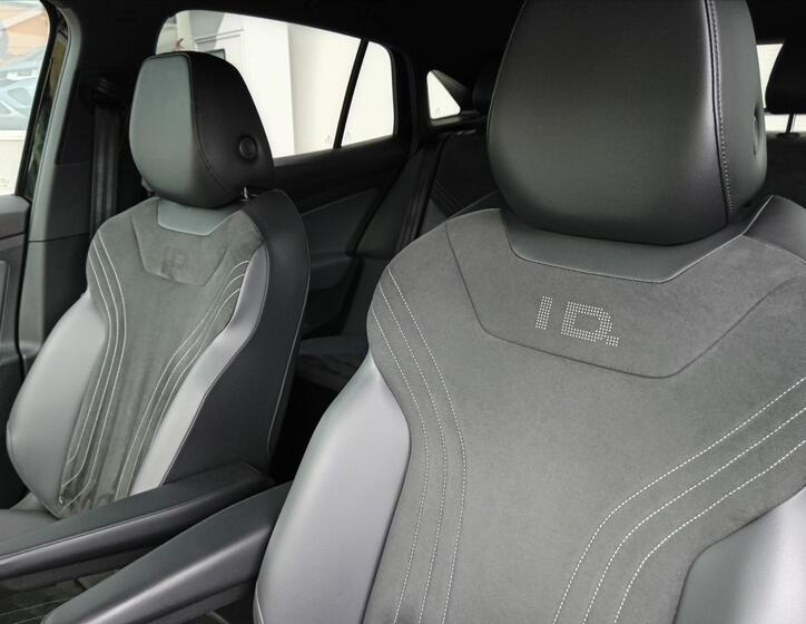 Volkswagen ID.5 11