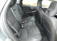 Volvo V40 11
