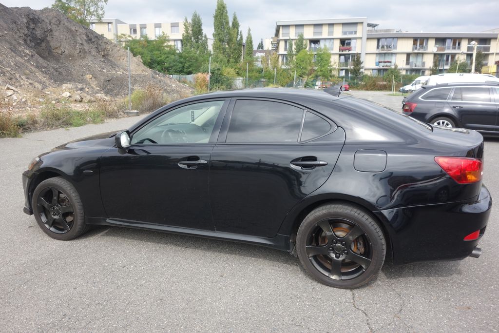 Lexus IS 220