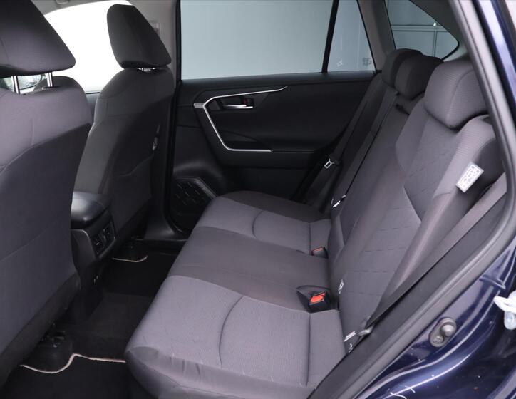 Toyota RAV4 15