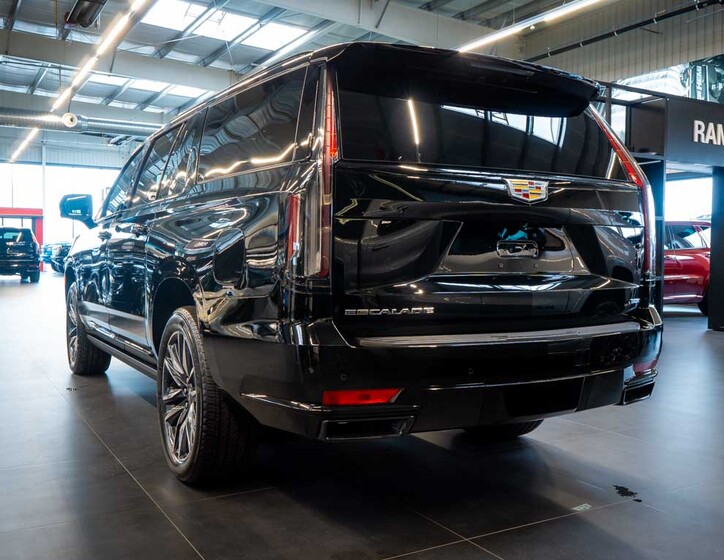 Cadillac Escalade 3