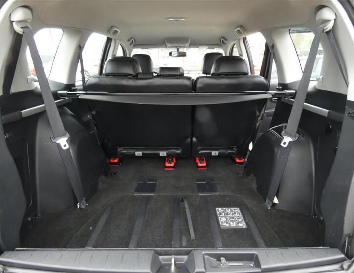 Peugeot 4007 13