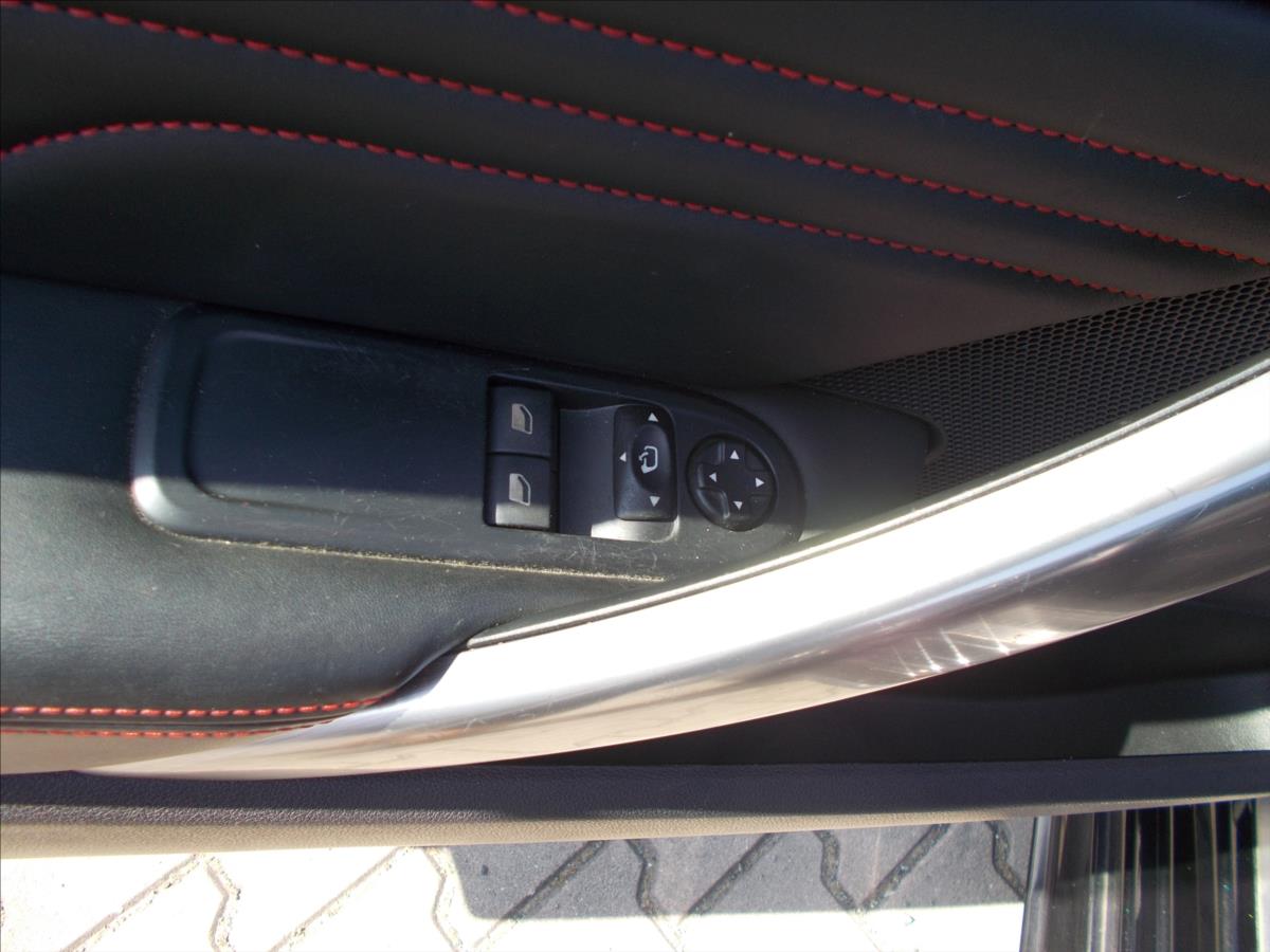 Peugeot RCZ