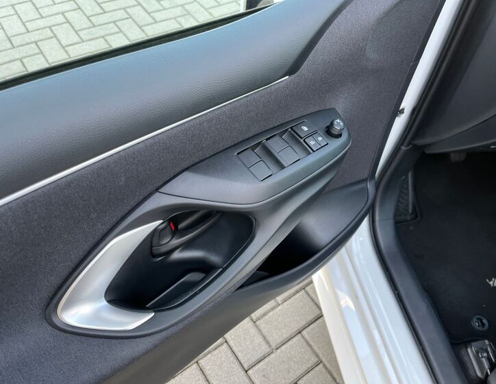 Toyota Yaris 12
