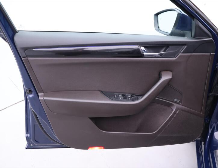 Škoda Superb 11