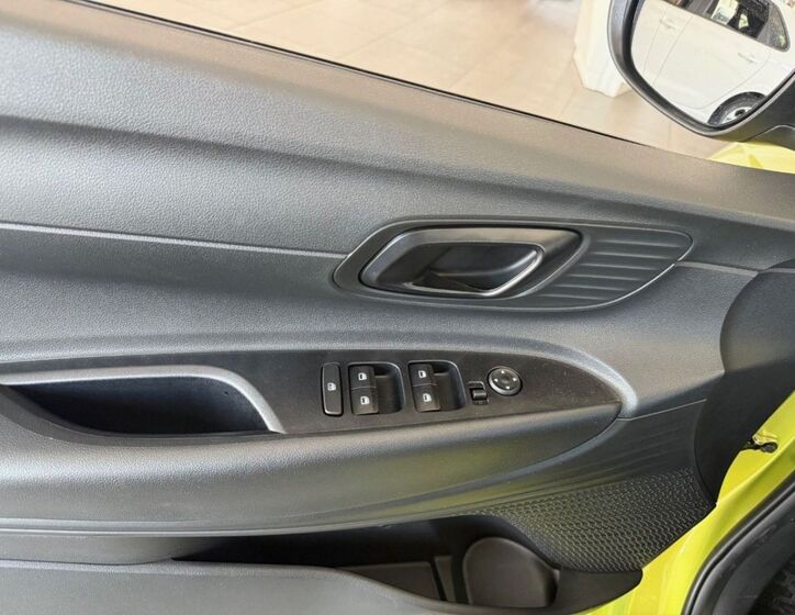 Hyundai i20 8