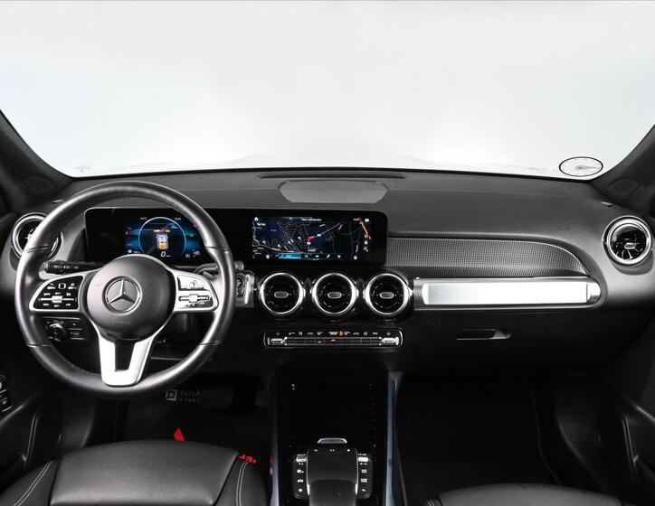 Mercedes-Benz GLB 11