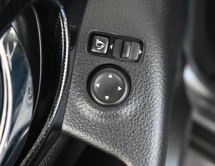 Nissan X-Trail 25