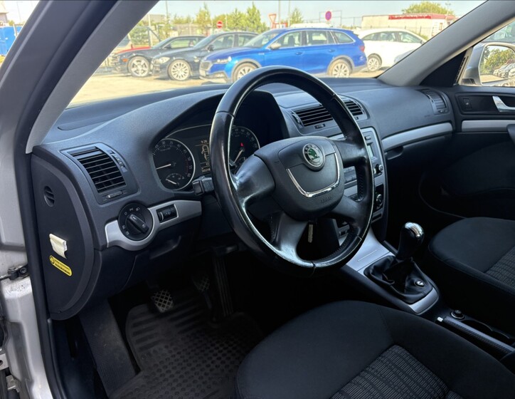 Škoda Octavia 16