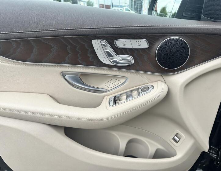 Mercedes-Benz GLC 11