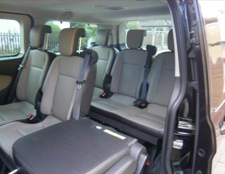 Ford Tourneo Custom 12