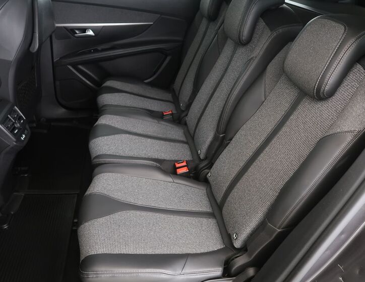 Peugeot 5008 10