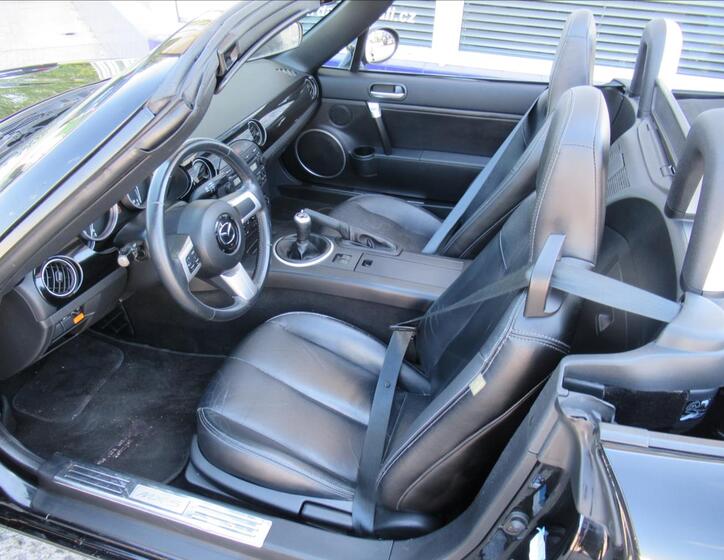 Mazda MX-5 15