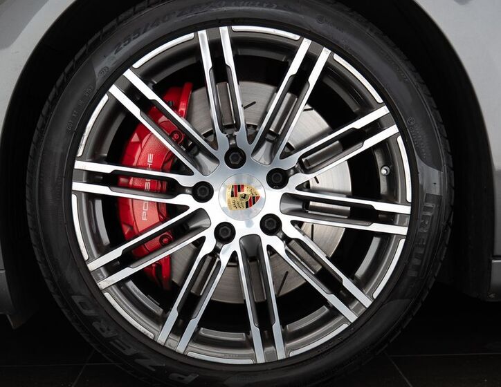 Porsche Panamera 19