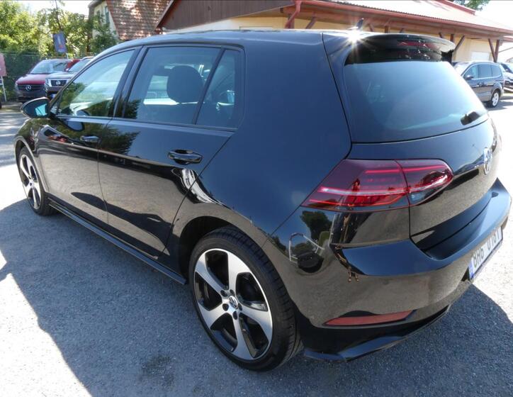 Volkswagen Golf 47